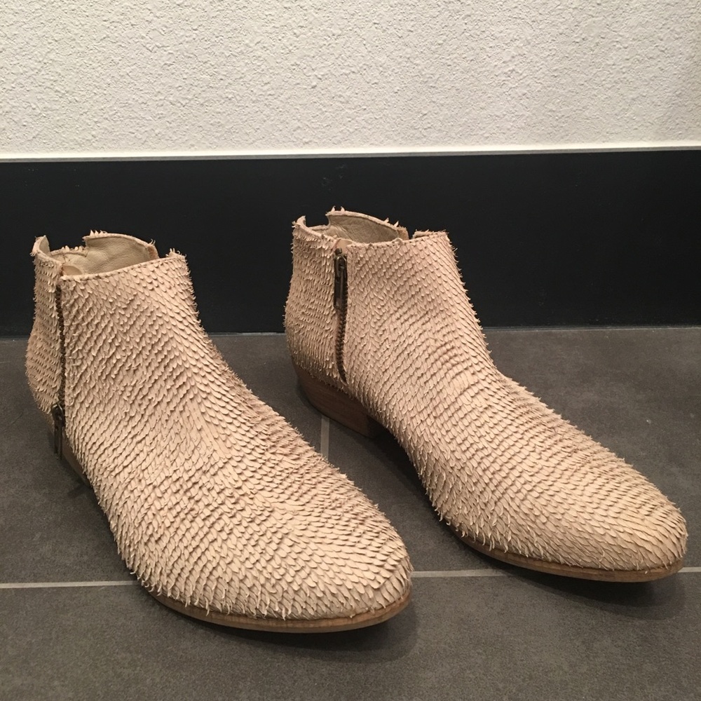 Matisse texture booties